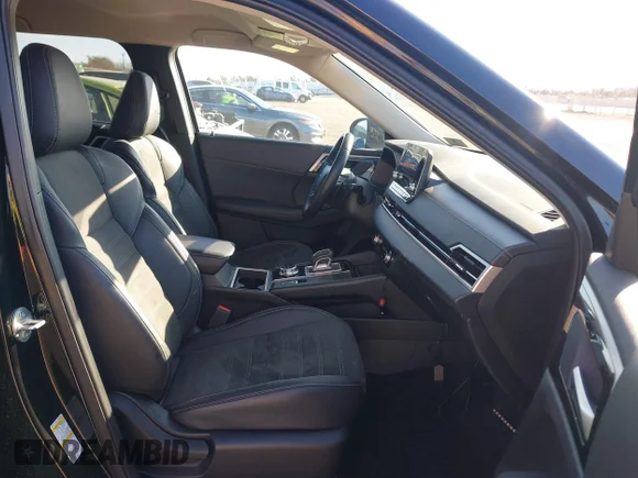 ✅ 2024 Mitsubishi Outlander SE • VIN: JA4J4VA82RZ022904 • Lot: 44114987. Wystawiony na IAAI z przebiegiem 24 113 mil. Bezpłatny archiwum sprzedaży aukcyjnych z USA i szczegółowy raport historii pojazdu na DreamBid. Zdjęcie 5.