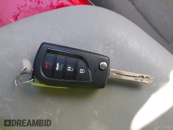 ✅ 2020 Toyota Camry LE • VIN: 4T1C11AK8LU367074 • Lot: 44187924. Wystawiony na IAAI z przebiegiem 82 826 mil. Bezpłatny archiwum sprzedaży aukcyjnych z USA i szczegółowy raport historii pojazdu na DreamBid. Zdjęcie 11.