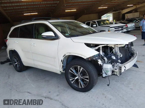 ✅ 2016 Toyota Highlander XLE • VIN: 5TDKKRFH3GS503680 • Lot: 45256344. Wystawiony na IAAI z przebiegiem 111 695 mil. Bezpłatny archiwum sprzedaży aukcyjnych z USA i szczegółowy raport historii pojazdu na DreamBid. Zdjęcie 1.
