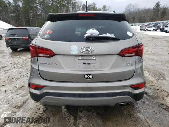 ✅ 2018 Hyundai Santa Fe 2.4L • VIN: 5XYZTDLB0JG526854 • Lot: 42560643. Wystawiony na Copart z przebiegiem 59 053 mil. Bezpłatny archiwum sprzedaży aukcyjnych z USA i szczegółowy raport historii pojazdu na DreamBid. Zdjęcie 6.