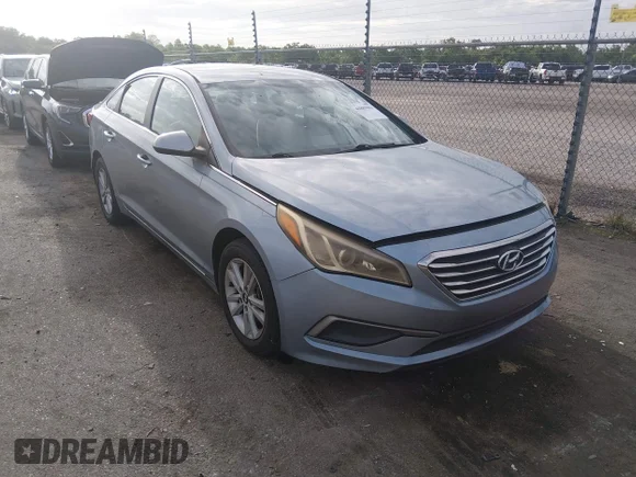 ✅ 2016 Hyundai Sonata SE • VIN: 5NPE24AF0GH330034 • Lot: 44889003. Wystawiony na IAAI z przebiegiem 124 599 mil. Bezpłatny archiwum sprzedaży aukcyjnych z USA i szczegółowy raport historii pojazdu na DreamBid. Zdjęcie 1.