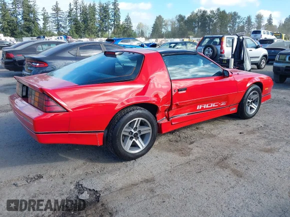 ✅ 1986 Chevrolet Camaro Z28 Sport • VIN: 1G1FP87F0GL156197 • Lot: 43393824. Wystawiony na IAAI z przebiegiem 33 489 mil. Bezpłatny archiwum sprzedaży aukcyjnych z USA i szczegółowy raport historii pojazdu na DreamBid. Zdjęcie 4.