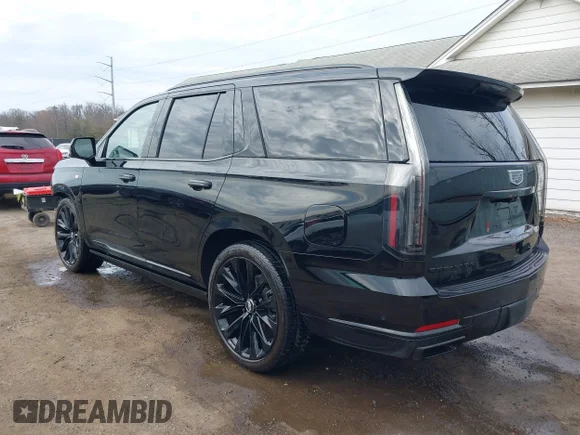 ✅ 2026 Cadillac Escalade 4WD Platinum Sport • VIN: 1GYS9GKL1TR112508 • Lot: 44569354. Wystawiony na IAAI z przebiegiem 4 759 mil. Bezpłatny archiwum sprzedaży aukcyjnych z USA i szczegółowy raport historii pojazdu na DreamBid. Zdjęcie 3.