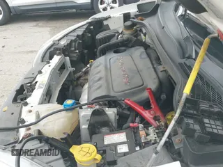 ✅ 2015 Ram ProMaster City Cargo Tradesman • VIN: ZFBERFAT8F6A04753 • Lot: 42680015. Wystawiony na IAAI z przebiegiem 168 199 mil. Bezpłatny archiwum sprzedaży aukcyjnych z USA i szczegółowy raport historii pojazdu na DreamBid. Zdjęcie 13.