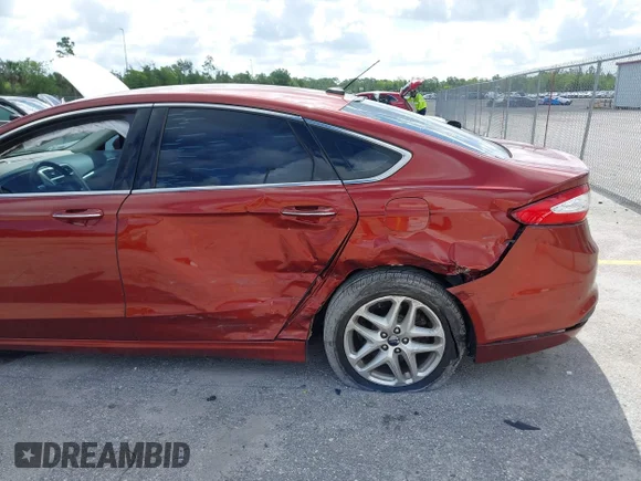 ✅ 2014 Ford Fusion SE • VIN: 3FA6P0HD1ER396126 • Lot: 45184205. Wystawiony na IAAI z przebiegiem 41 842 mil. Bezpłatny archiwum sprzedaży aukcyjnych z USA i szczegółowy raport historii pojazdu na DreamBid. Zdjęcie 6.