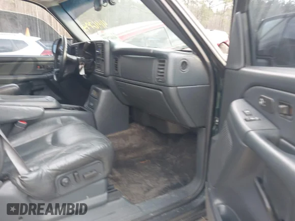 ✅ 2002 Chevrolet Avalanche • VIN: 3GNGK23G02G245206 • Lot: 41467951. Wystawiony na IAAI z przebiegiem 147 862 mil. Bezpłatny archiwum sprzedaży aukcyjnych z USA i szczegółowy raport historii pojazdu na DreamBid. Zdjęcie 5.