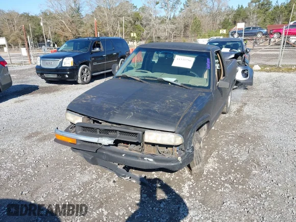 ✅ 1998 Chevrolet S-10 • VIN: 1GCCS1440WK234596 • Lot: 44335756. Wystawiony na IAAI z przebiegiem 225 147 mil. Bezpłatny archiwum sprzedaży aukcyjnych z USA i szczegółowy raport historii pojazdu na DreamBid. Zdjęcie 6.