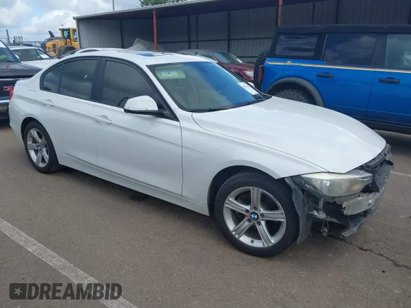 ✅ 2015 BMW 3 Series 328i • VIN: WBA3A5G5XFNS91558 • Лот: 45311725. Опубліковано раніше на IAAI з пробігом 185 159 миль. Безкоштовний доступ до архіву аукціонних продажів зі США та докладний звіт про історію автомобіля на DreamBid. Зображення 1.