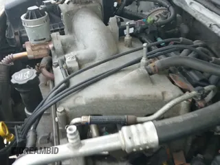 ✅ 2006 Pontiac Torrent • VIN: 2CKDL73F066180395 • Lot: 42425750. Wystawiony na IAAI z przebiegiem 289 011 mil. Bezpłatny archiwum sprzedaży aukcyjnych z USA i szczegółowy raport historii pojazdu na DreamBid. Zdjęcie 13.