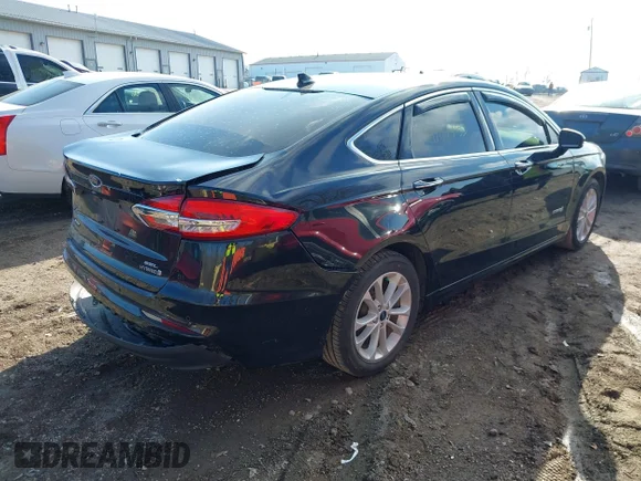 ✅ 2019 Ford Fusion SEL • VIN: 3FA6P0MU9KR179926 • Lot: 44104453. Wystawiony na IAAI z przebiegiem 139 000 mil. Bezpłatny archiwum sprzedaży aukcyjnych z USA i szczegółowy raport historii pojazdu na DreamBid. Zdjęcie 4.