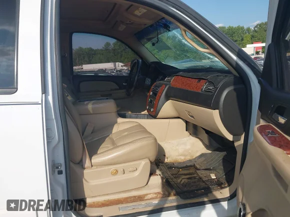 ✅ 2007 Chevrolet Avalanche 3LT • VIN: 3GNFK12317G244304 • Lot: 43098138. Wystawiony na IAAI z przebiegiem 307 249 mil. Bezpłatny archiwum sprzedaży aukcyjnych z USA i szczegółowy raport historii pojazdu na DreamBid. Zdjęcie 5.