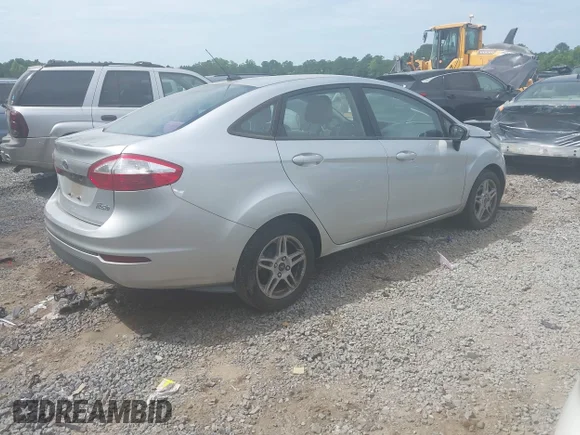 ✅ 2019 Ford Fiesta SE • VIN: 3FADP4BJ9KM164525 • Лот: 45217864. Опубліковано раніше на IAAI з пробігом 67 872 миль. Безкоштовний доступ до архіву аукціонних продажів зі США та докладний звіт про історію автомобіля на DreamBid. Зображення 4.