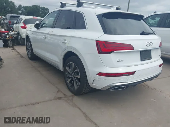 ✅ 2024 Audi Q5 S line Premium Plus • VIN: WA1EAAFY2R2084064 • Lot: 45273383. Wystawiony na IAAI z przebiegiem 51 113 mil. Bezpłatny archiwum sprzedaży aukcyjnych z USA i szczegółowy raport historii pojazdu na DreamBid. Zdjęcie 3.