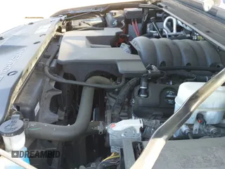 ✅ 2018 Chevrolet Tahoe LS • VIN: 1GNSCAKC0JR153088 • Lot: 41751543. Wystawiony na IAAI z przebiegiem 109 996 mil. Bezpłatny archiwum sprzedaży aukcyjnych z USA i szczegółowy raport historii pojazdu na DreamBid. Zdjęcie 19.