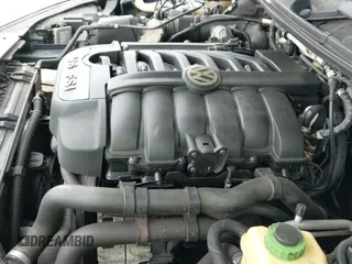 ✅ 2011 Volkswagen Touareg Sport • VIN: WVGFF9BP0BD002958 • Lot: 42281009. Listed on IAAI with 147,801 mi. Free auction sales archive from the USA and detailed vehicle history report at DreamBid. Image 21.