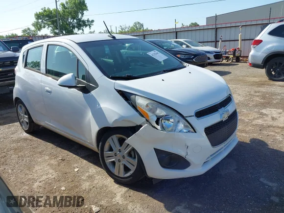 ✅ 2014 Chevrolet Spark LS • VIN: KL8CB6S90EC590656 • Lot: 42782842. Wystawiony na IAAI z przebiegiem 64 224 mil. Bezpłatny archiwum sprzedaży aukcyjnych z USA i szczegółowy raport historii pojazdu na DreamBid. Zdjęcie 1.