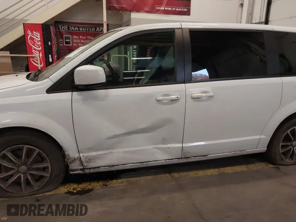✅ 2018 Dodge Grand Caravan SE • VIN: 2C4RDGBG9JR202812 • Lot: 43656199. Wystawiony na IAAI z przebiegiem 160 399 mil. Bezpłatny archiwum sprzedaży aukcyjnych z USA i szczegółowy raport historii pojazdu na DreamBid. Zdjęcie 6.