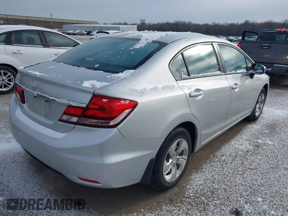 ✅ 2014 Honda Civic LX • VIN: 19XFB2F5XEE023044 • Lot: 44577163. Wystawiony na IAAI z przebiegiem 81 031 mil. Bezpłatny archiwum sprzedaży aukcyjnych z USA i szczegółowy raport historii pojazdu na DreamBid. Zdjęcie 4.