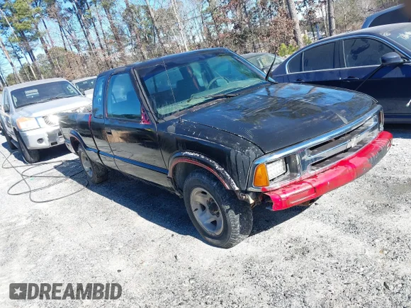✅ 1994 Chevrolet S-10 LS • VIN: 1GCCS19Z6R8239257 • Lot: 44141404. Listed on IAAI with 330,239 mi. Free auction sales archive from the USA and detailed vehicle history report at DreamBid. Image 1.