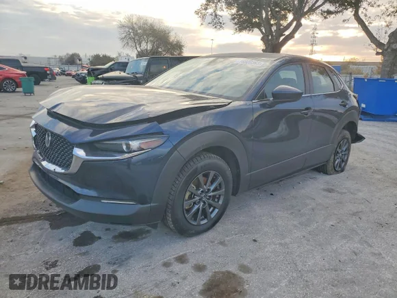 ✅ 2022 Mazda CX-30 S • VIN: 3MVDMBAL8NM414673 • Лот: 76800365. Опубліковано раніше на Copart з пробігом 136 249 миль. Безкоштовний доступ до архіву аукціонних продажів зі США та докладний звіт про історію автомобіля на DreamBid. Зображення 1.