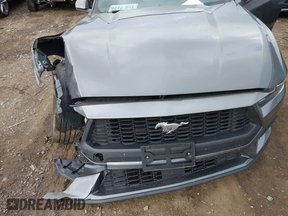 ✅ 2025 Ford Mustang EcoBoost • VIN: 1FAGP8UH7S5110855 • Лот: 42766643. Опубліковано раніше на IAAI з пробігом 8 227 миль. Безкоштовний доступ до архіву аукціонних продажів зі США та докладний звіт про історію автомобіля на DreamBid. Зображення 6.