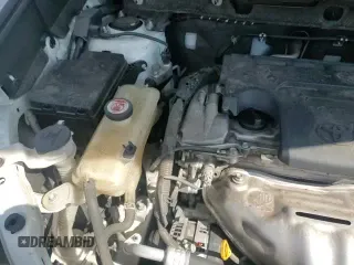 ✅ 2018 Toyota RAV4 XLE • VIN: JTMWFREV0JJ729953 • Лот: 90077265. Опубликован ранее на Copart с пробегом 106 174 миль. Бесплатный доступ к архиву аукционных продаж из США и подробный отчёт об истории автомобиля на DreamBid. Изображение 16.