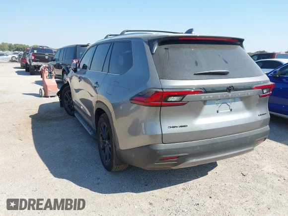 ✅ 2025 Toyota Highlander Hybrid XLE • VIN: 5TDACAB52SS054474 • Lot: 43442299. Wystawiony na IAAI z przebiegiem 2 084 mil. Bezpłatny archiwum sprzedaży aukcyjnych z USA i szczegółowy raport historii pojazdu na DreamBid. Zdjęcie 3.