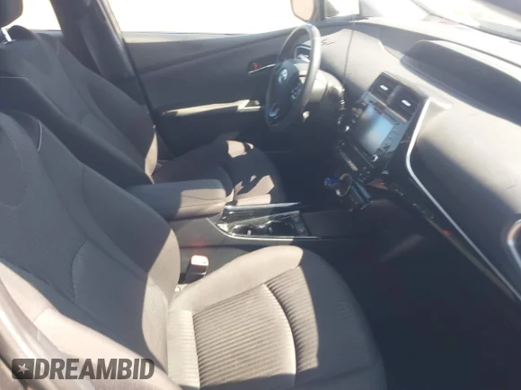 ✅ 2021 Toyota Prius XLE • VIN: JTDKAMFP9M3176566 • Lot: 45390738. Wystawiony na IAAI z przebiegiem 90 877 mil. Bezpłatny archiwum sprzedaży aukcyjnych z USA i szczegółowy raport historii pojazdu na DreamBid. Zdjęcie 5.