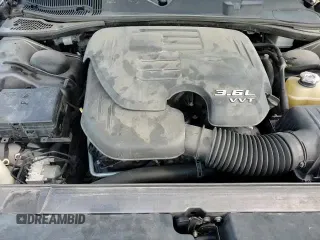 2018 Dodge Challenger SXT Plus z VIN 2C3CDZAGXJH242586, wystawiony jako Copart lot #85160745 z przebiegiem 115 850 mil mil oraz Czysty tytuł • Clean title. Historia ofert i sprzedaży dostępna na DreamBid. Obrazek 13.