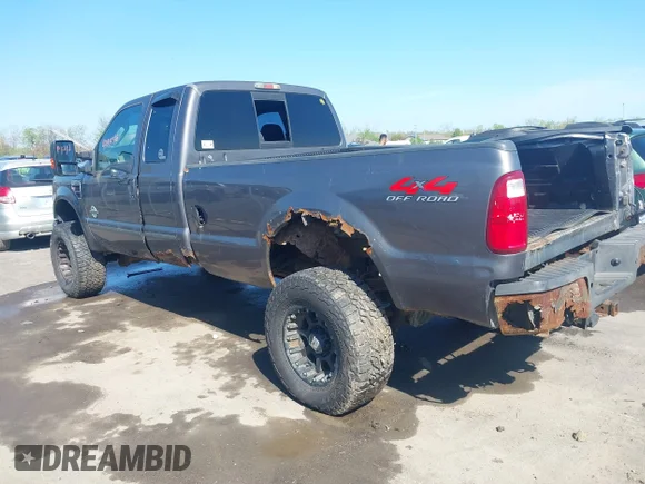 ✅ 2008 Ford F-250 XL • VIN: 1FTSX21R88EA89005 • Lot: 44904316. Wystawiony na IAAI z przebiegiem 200 283 mil. Bezpłatny archiwum sprzedaży aukcyjnych z USA i szczegółowy raport historii pojazdu na DreamBid. Zdjęcie 3.