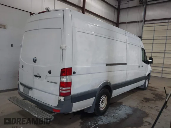 ✅ 2014 Mercedes-Benz Sprinter • VIN: WD3PE8DE8E5901139 • Лот: 43719340. Опубліковано раніше на IAAI з пробігом 519 671 миль. Безкоштовний доступ до архіву аукціонних продажів зі США та докладний звіт про історію автомобіля на DreamBid. Зображення 4.