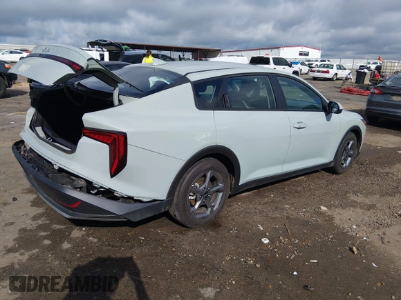 ✅ 2025 Kia K4 LXS • VIN: 3KPFT4DE8SE229373 • Lot: 44696573. Listed on IAAI with 8,097 mi. Free auction sales archive from the USA and detailed vehicle history report at DreamBid. Image 4.