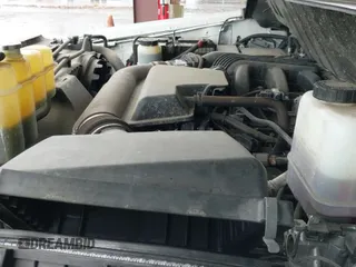 ✅ 2019 Nissan NV Cargo S • VIN: 1N6BF0KY8KN806908 • Lot: 42424502. Wystawiony na IAAI z przebiegiem 144 878 mil. Bezpłatny archiwum sprzedaży aukcyjnych z USA i szczegółowy raport historii pojazdu na DreamBid. Zdjęcie 18.