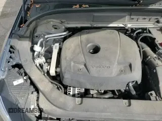 ✅ 2019 Volvo XC60 Momentum • VIN: LYV102DK1KB229854 • Lot: 86800265. Listed on Copart with 75,911 mi. Free auction sales archive from the USA and detailed vehicle history report at DreamBid. Image 14.