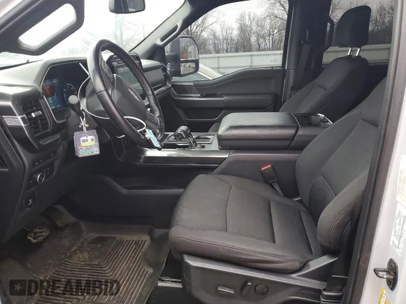 ✅ 2022 Ford F-150 XLT • VIN: 1FTFW1E51NKE06142 • Lot: 45469866. Wystawiony na Copart z przebiegiem 71 125 mil. Bezpłatny archiwum sprzedaży aukcyjnych z USA i szczegółowy raport historii pojazdu na DreamBid. Zdjęcie 7.
