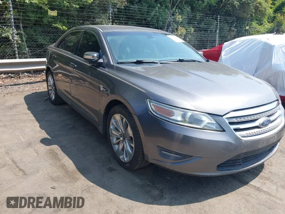✅ 2012 Ford Taurus Limited • VIN: 1FAHP2FWXCG100744 • Lot: 45179748. Wystawiony na IAAI z przebiegiem 205 581 mil. Bezpłatny archiwum sprzedaży aukcyjnych z USA i szczegółowy raport historii pojazdu na DreamBid. Zdjęcie 1.