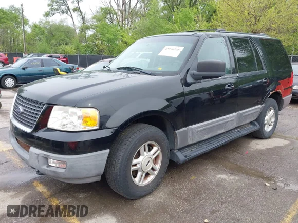 ✅ 2003 Ford Expedition Special Service • VIN: 1FMPU16L83LC08166 • Lot: 42036745. Wystawiony na IAAI z przebiegiem 198 948 mil. Bezpłatny archiwum sprzedaży aukcyjnych z USA i szczegółowy raport historii pojazdu na DreamBid. Zdjęcie 2.