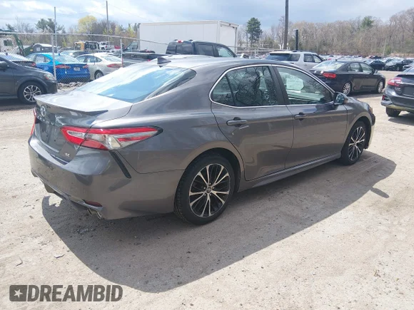 ✅ 2019 Toyota Camry SE • VIN: 4T1B11HK8KU270733 • Lot: 44883060. Listed on IAAI with 80,221 mi. Free auction sales archive from the USA and detailed vehicle history report at DreamBid. Image 4.