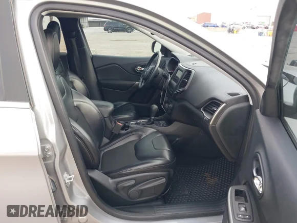 ✅ 2019 Jeep Cherokee Latitude Plus • VIN: 1C4PJLLB7KD175982 • Лот: 45119117. Опубліковано раніше на IAAI з пробігом 78 881 миль. Безкоштовний доступ до архіву аукціонних продажів зі США та докладний звіт про історію автомобіля на DreamBid. Зображення 5.