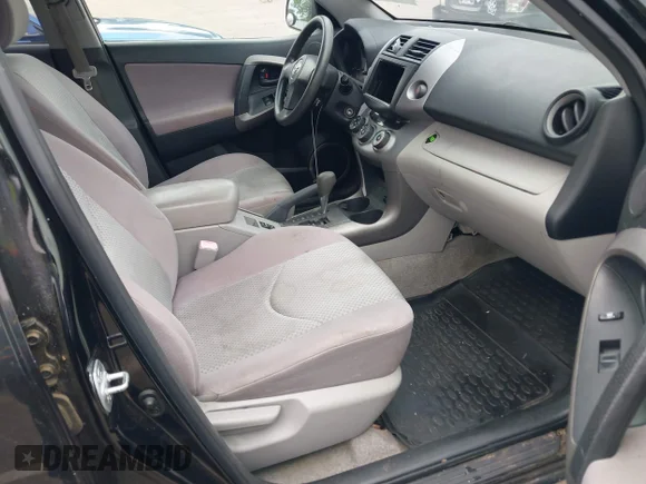 ✅ 2006 Toyota RAV4 • VIN: JTMZD33VX66009508 • Лот: 45118370. Опубліковано раніше на IAAI з пробігом 184 166 миль. Безкоштовний доступ до архіву аукціонних продажів зі США та докладний звіт про історію автомобіля на DreamBid. Зображення 5.