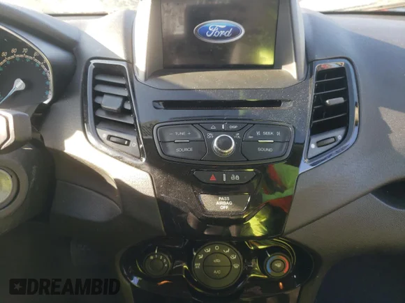 ✅ 2019 Ford Fiesta SE • VIN: 3FADP4EJ1KM148413 • Lot: 64099842. Wystawiony na Copart z przebiegiem 70 817 mil. Bezpłatny archiwum sprzedaży aukcyjnych z USA i szczegółowy raport historii pojazdu na DreamBid. Zdjęcie 9.
