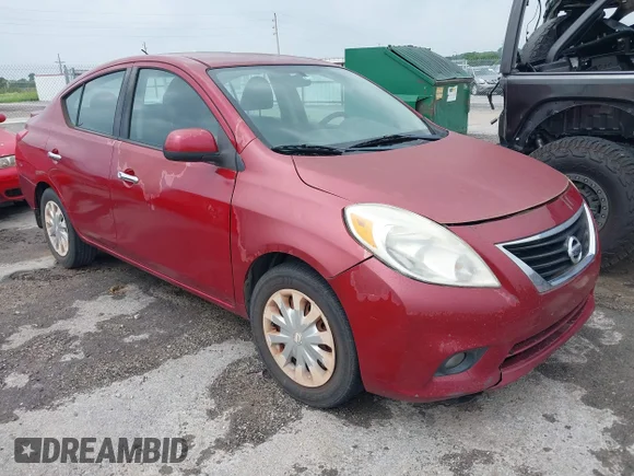 ✅ 2014 Nissan Versa SL • VIN: 3N1CN7AP8EL804272 • Lot: 45243465. Wystawiony na IAAI z przebiegiem 222 789 mil. Bezpłatny archiwum sprzedaży aukcyjnych z USA i szczegółowy raport historii pojazdu na DreamBid. Zdjęcie 1.