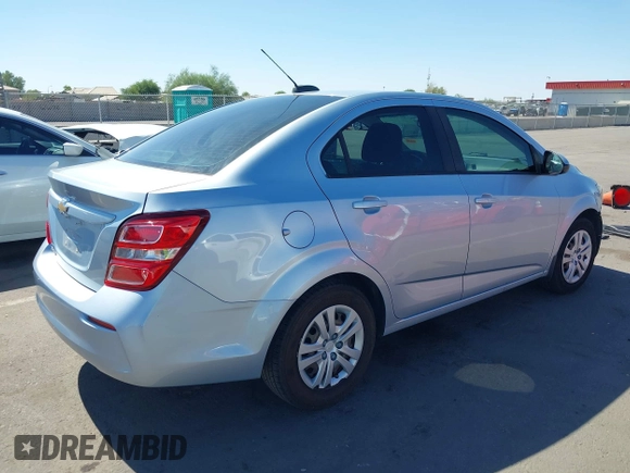 ✅ 2018 Chevrolet Sonic LS • VIN: 1G1JB5SH4J4116481 • Lot: 42750673. Wystawiony na IAAI z przebiegiem 110 591 mil. Bezpłatny archiwum sprzedaży aukcyjnych z USA i szczegółowy raport historii pojazdu na DreamBid. Zdjęcie 4.