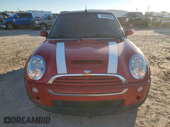 ✅ 2006 MINI Convertible S • VIN: WMWRH33526TF89455 • Lot: 84680684. Listed on Copart with 47,262 mi. Free auction sales archive from the USA and detailed vehicle history report at DreamBid. Image 5.