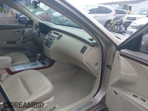 ✅ 2007 Hyundai Azera SE • VIN: KMHFC46F37A152620 • Lot: 42688565. Wystawiony na IAAI z przebiegiem 143 015 mil. Bezpłatny archiwum sprzedaży aukcyjnych z USA i szczegółowy raport historii pojazdu na DreamBid. Zdjęcie 5.