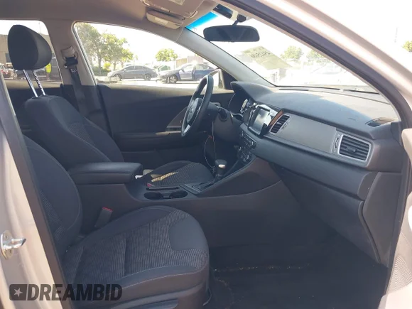 ✅ 2018 Kia Niro LX • VIN: KNDCB3LC6J5153078 • Lot: 45425686. Wystawiony na IAAI z przebiegiem 150 459 mil. Bezpłatny archiwum sprzedaży aukcyjnych z USA i szczegółowy raport historii pojazdu na DreamBid. Zdjęcie 5.
