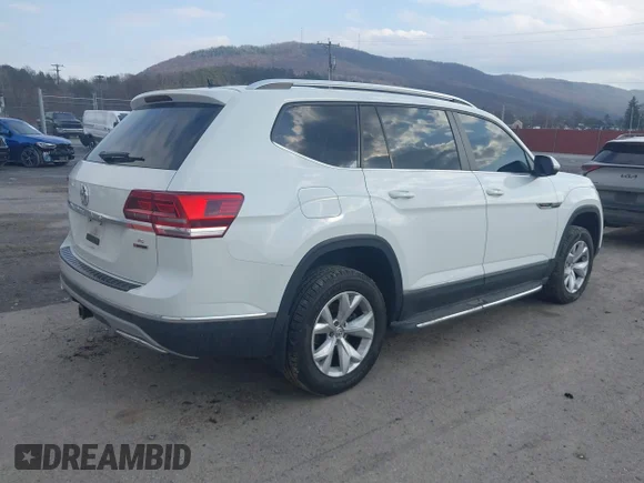 ✅ 2018 Volkswagen Atlas SEL • VIN: 1V2MR2CAXJC503492 • Lot: 44552748. Listed on IAAI with 145,255 mi. Free auction sales archive from the USA and detailed vehicle history report at DreamBid. Image 4.