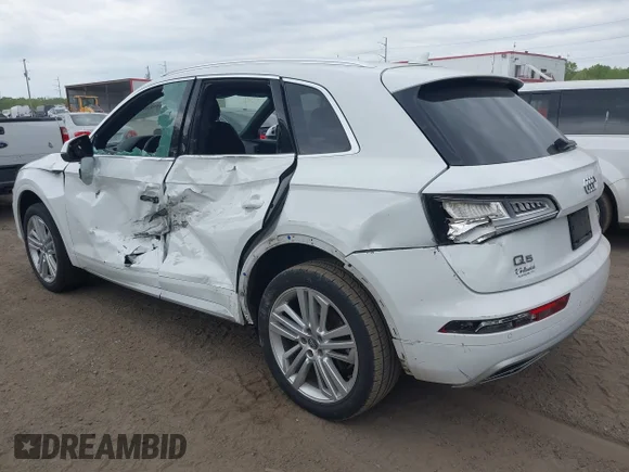 ✅ 2018 Audi Q5 Premium Plus • VIN: WA1BNAFY4J2100650 • Lot: 44925040. Wystawiony na IAAI z przebiegiem Nie podano. Bezpłatny archiwum sprzedaży aukcyjnych z USA i szczegółowy raport historii pojazdu na DreamBid. Zdjęcie 3.