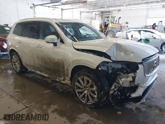 ✅ 2018 Volvo XC90 Inscription • VIN: YV4BR0PL3J1323479 • Lot: 44235664. Wystawiony na IAAI z przebiegiem 96 791 mil. Bezpłatny archiwum sprzedaży aukcyjnych z USA i szczegółowy raport historii pojazdu na DreamBid. Zdjęcie 1.