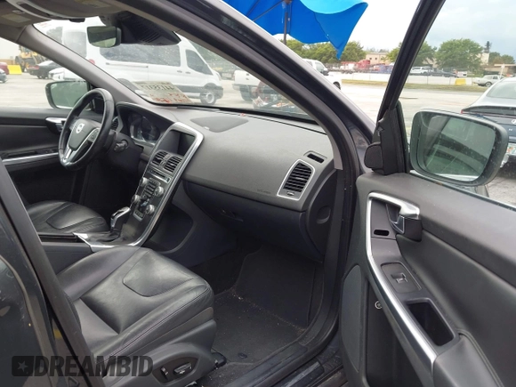 ✅ 2016 Volvo XC60 T5 Drive-E Platinum • VIN: YV440MDM2G2856630 • Lot: 44135317. Wystawiony na IAAI z przebiegiem 210 067 mil. Bezpłatny archiwum sprzedaży aukcyjnych z USA i szczegółowy raport historii pojazdu na DreamBid. Zdjęcie 5.